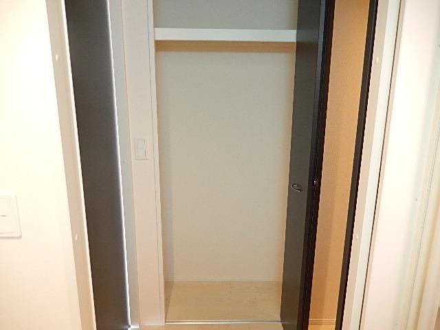 クレシア202号室 廊下収納（イメージ）