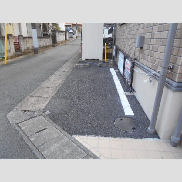 クレール岩瀬201号室 駐車場