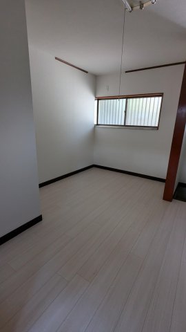 ハイツアカシヤ松戸 リビング