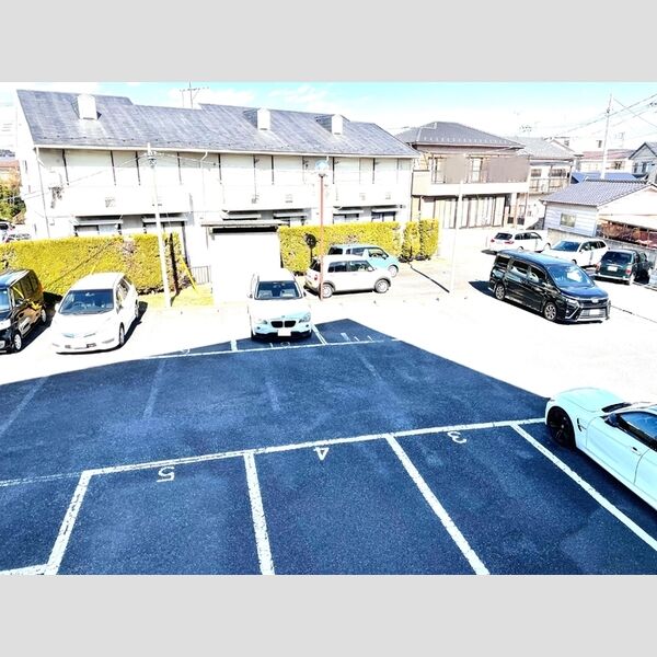 オークス皇山道305号室 駐車場