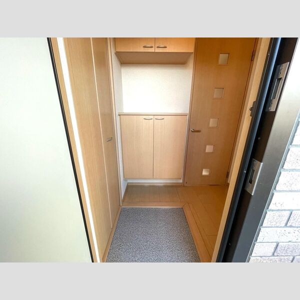 グランメール・M201号室 玄関