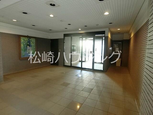 アパートメントSESHIMO2階 エントランス