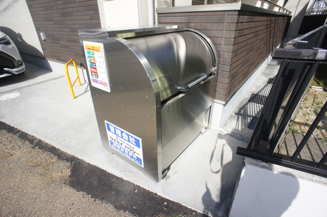ルミエール・エタンセルｓｅｐｔ0201号室 敷地内ゴミ捨て場