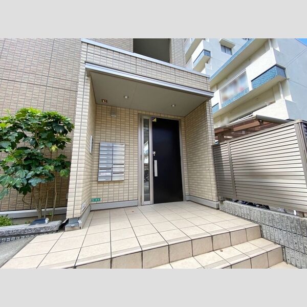 コルノリザイア305号室 エントランス