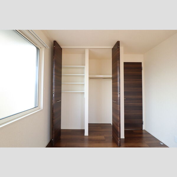 メルヴェイユおおたかの森Ⅱ201号室 クローゼット
