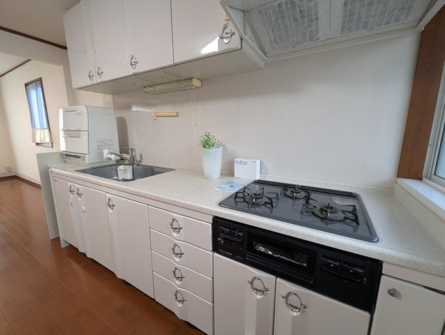 ファミール海老名 ３口システムキッチン（タカラ製）、食洗器（松下製）、浄水器