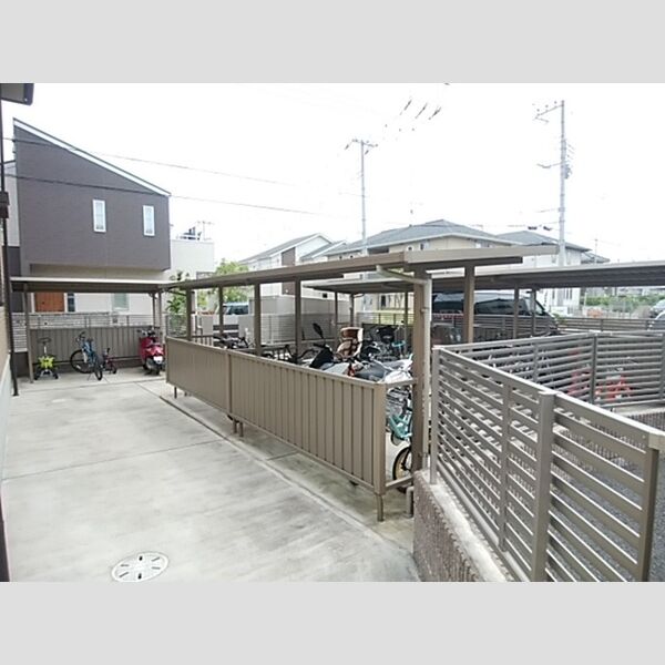 アトリア　Ⅰ101号室 駐輪場