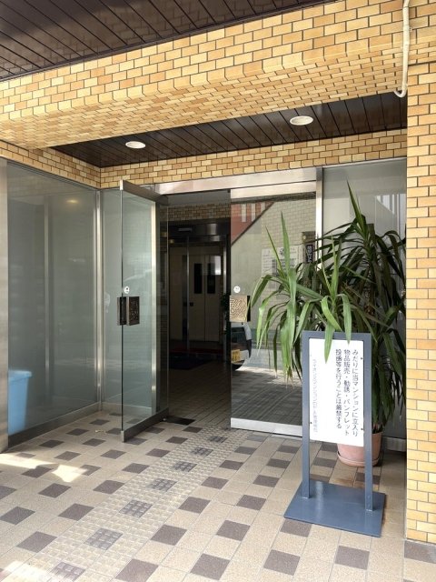 ライオンズマンション中野東 エントランス