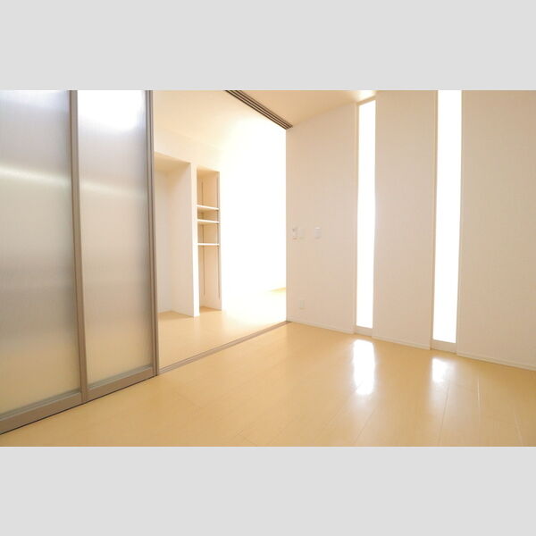 スクエア レイク105号室 洋室