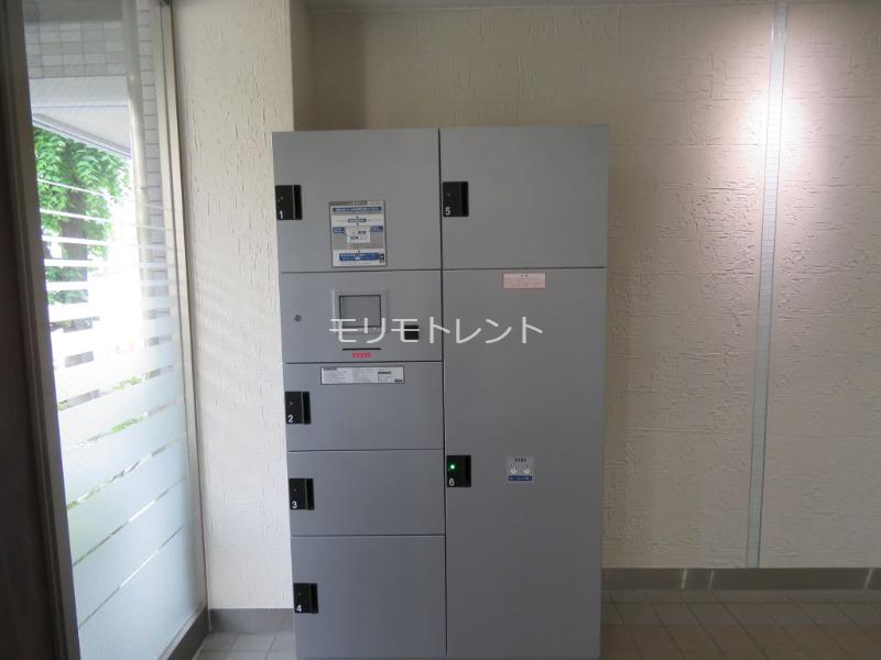 カスタリア代々木上原1階 宅配ボックス