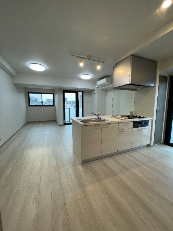 クロスゲート青葉台5階 リビング