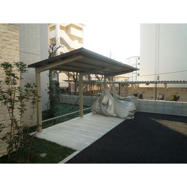 レフィナード205号室 駐輪場