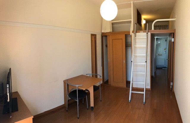 レオパレスＫ２ 寝室