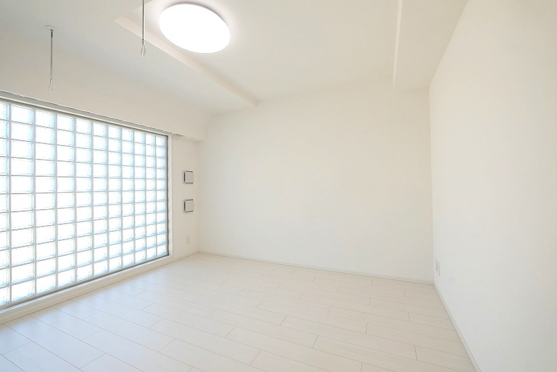 PREMIUM CUBE 新宿中井 内観