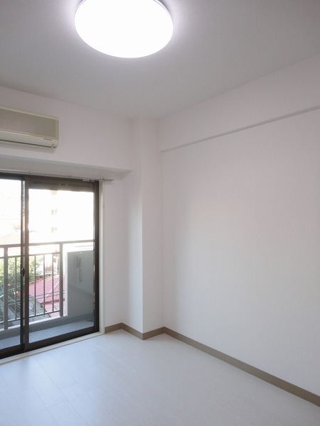 ナイスアーバンスピリッツ横濱吉野町 リビング