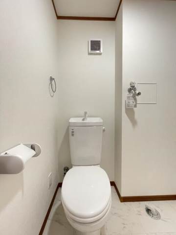 マーレ梅島3階 トイレ