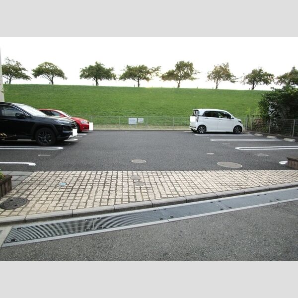 南桜 駐車場(要空き確認)