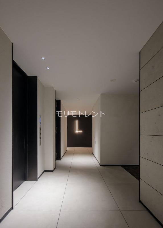 イプセ代々木上原Residence1階 エントランスホール