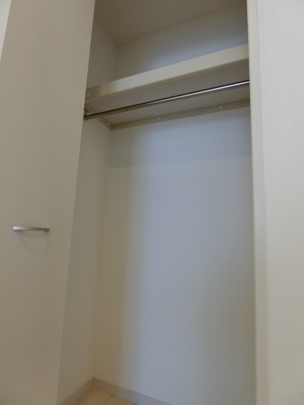 リブリ・フローレス弐番館2階 収納