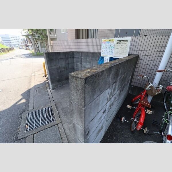 パレススリーゼ1A号室 ゴミ集積所