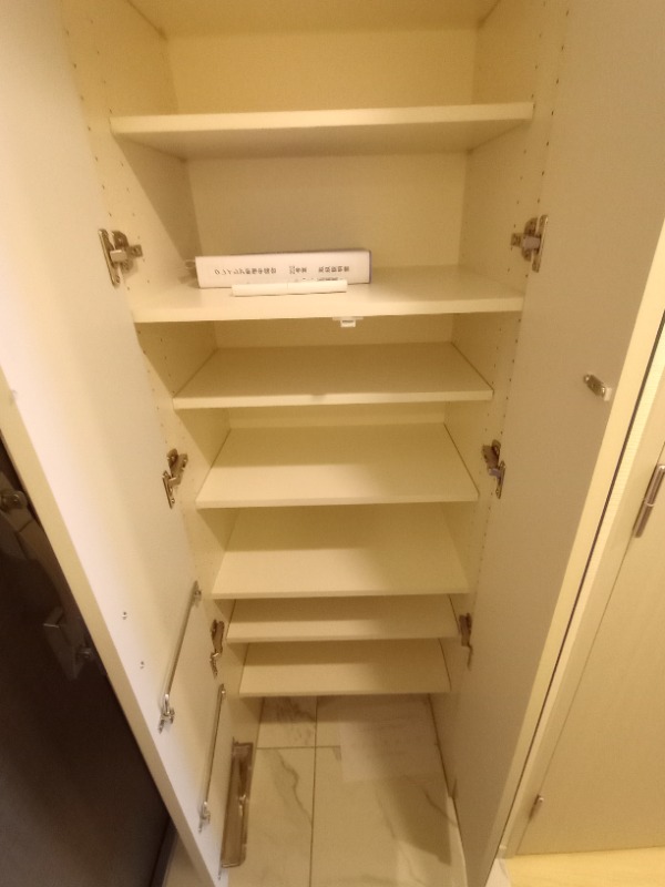 クレイシア新宿中落合4階 収納