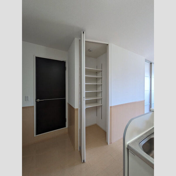 ウィスタリア　G206号室 収納