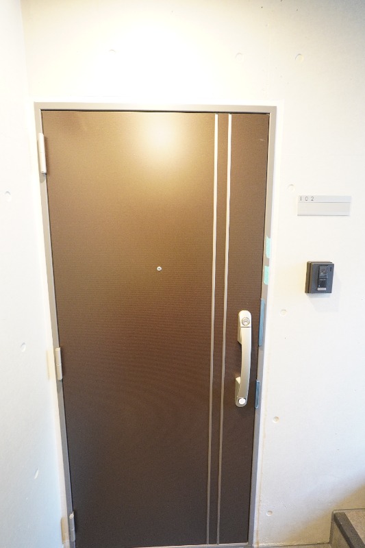 プレジール三軒茶屋1階 玄関