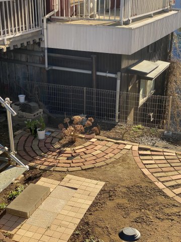 KAMIYAMAスリー 庭