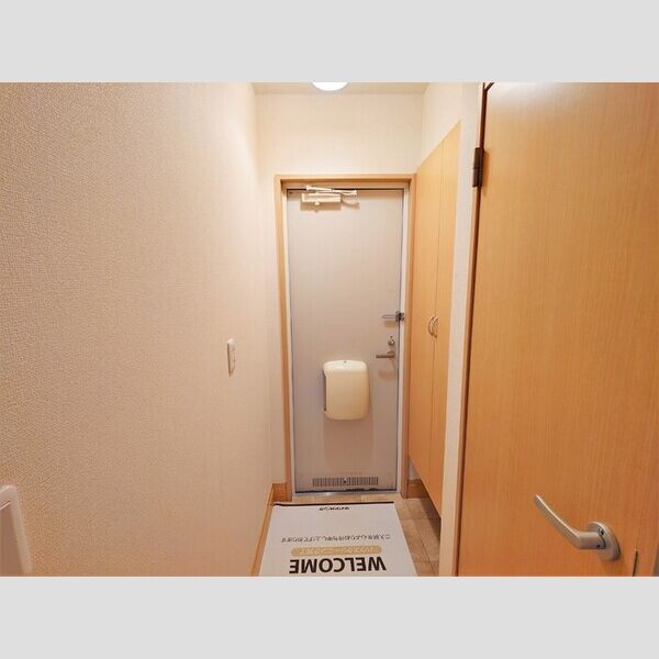 カスターノ　A102号室 玄関