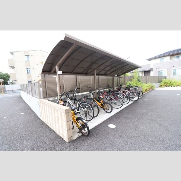 リヴェール 駐輪場