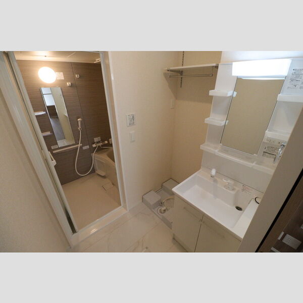 フロース江川 洗面室