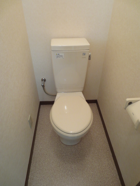 メゾンド北町0102号室 トイレ