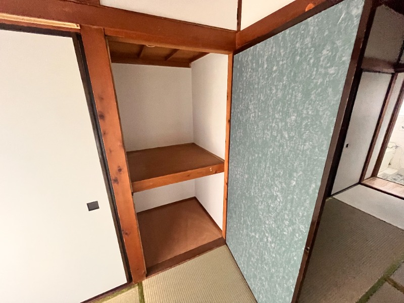 第2清孝荘 キッチンからは採光が取れるようになっているので明るいです