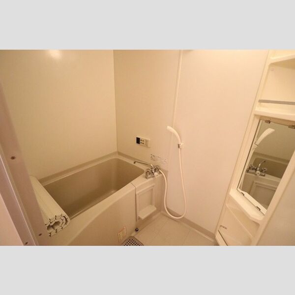 グランメール桜町　C 追い焚き機能付きバス