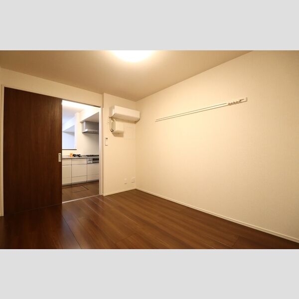 ルピナスⅦ102号室 洋室