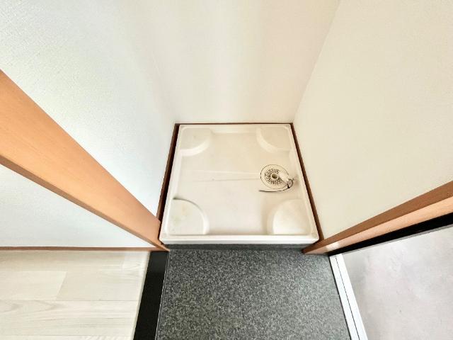 メゾン・ラクウショウ202号室 洗濯機置場