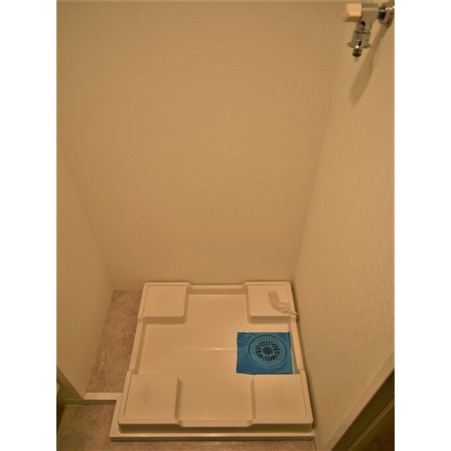 ルクレ新川レジデンス1304号室 室内洗濯機置場