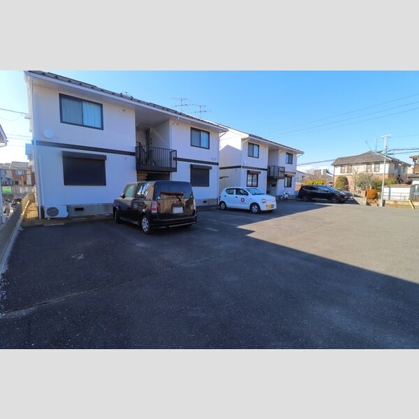 ルアール佐知川　壱番館 駐車場