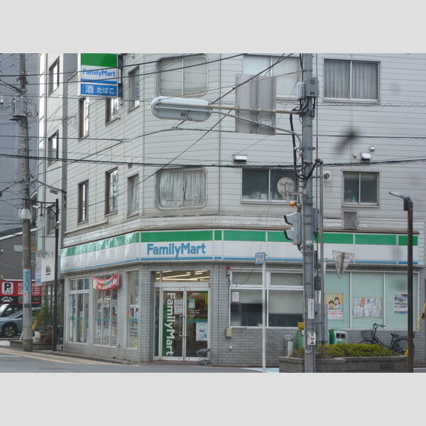 コンフォール戸田公園201号室 ファミリーマート 上戸田二丁目店 (158m)