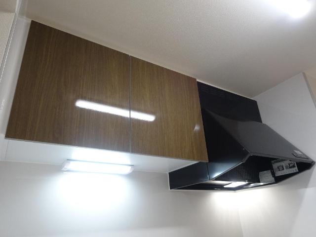 Ｅ・Ｍグローリア キッチン吊戸棚・換気扇