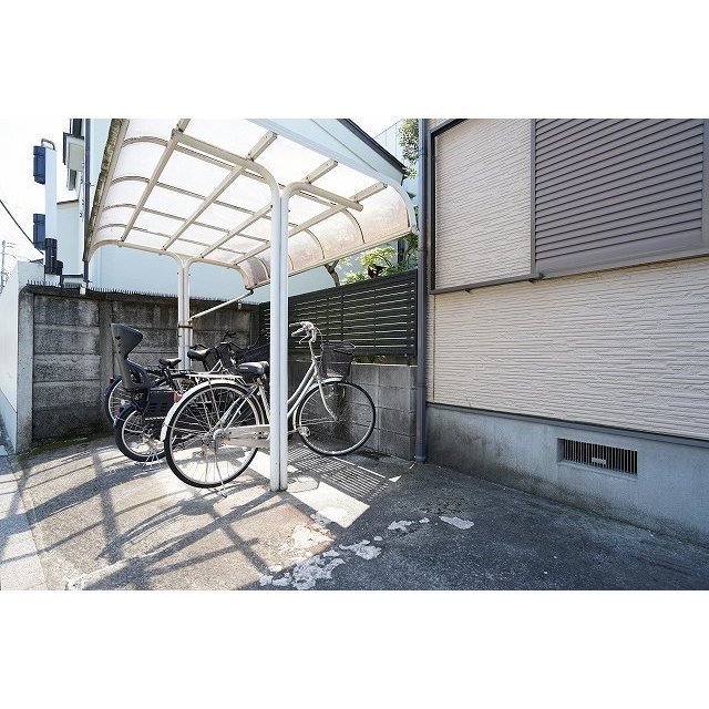 ガーデンコート0102号室 駐輪場