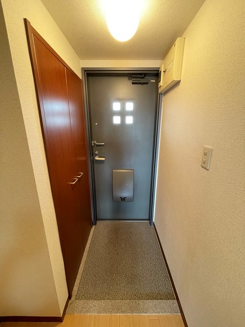 コゥジィーコート綱島0205号室 玄関