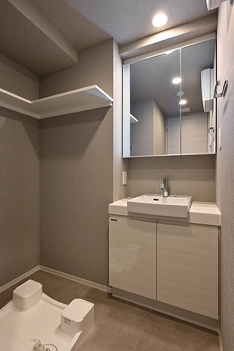 プレセダン石神井公園8階 洗面化粧台　※同タイプ別部屋2024年11月撮影