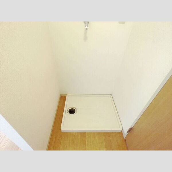 ・　グレイス202号室 室内洗濯機置場