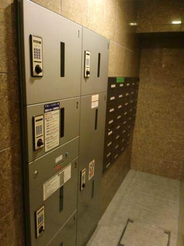 バージュアル浦和ウエスト エントランス