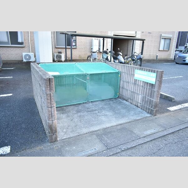 エトワール　A 敷地内ゴミ置き場