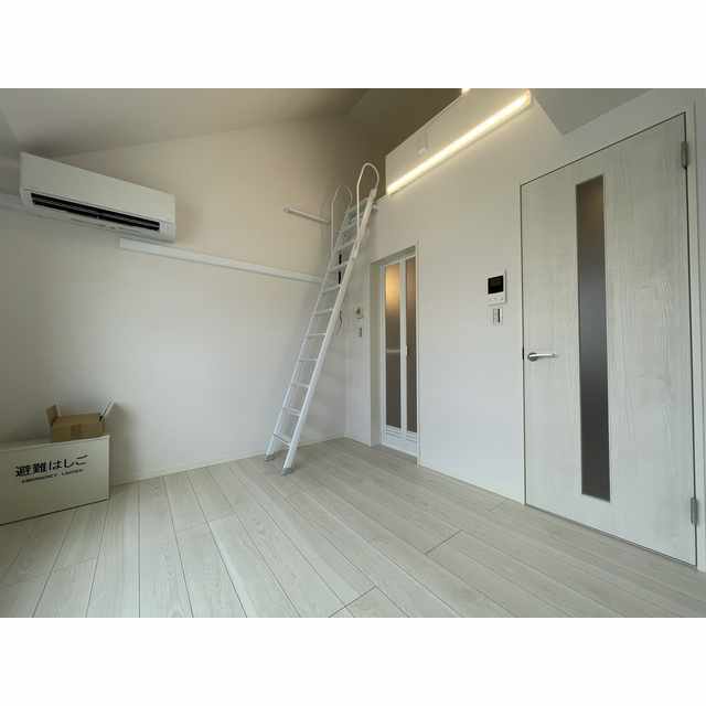 エクセラン高砂 内観