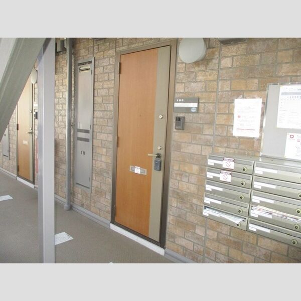 ピエトラ ポンテ105号室 玄関