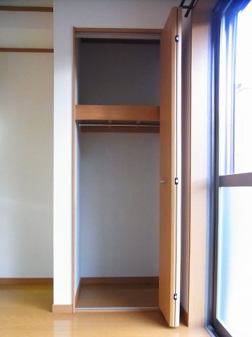 ガーデンハイツ岸根公園Ａ棟・Ｂ棟A101号室 クロゼット　※現況優先