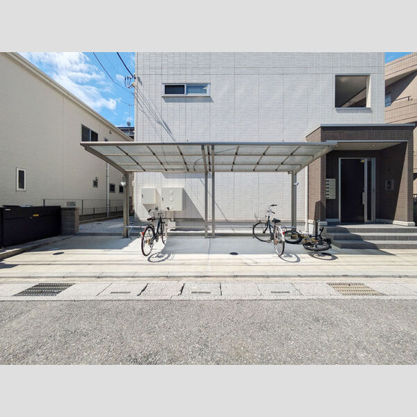 ルーエ大宮 駐輪場